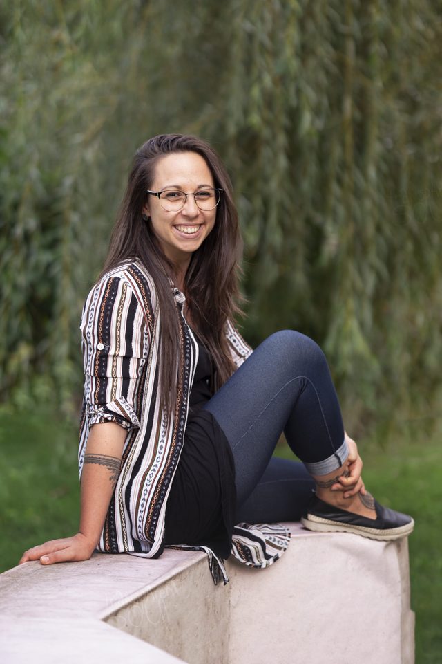 Nina Samonik in natürlicher Umgebung